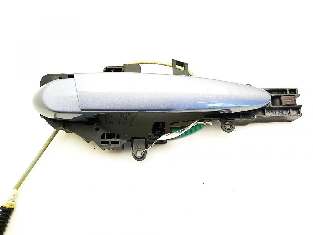 ручка наружная задняя правая BMW 1 серия E81/E82/E87/E88 2004, 2.0 л., дизель, МКПП, серый, хетчбэк 5 дв. - фото №1
