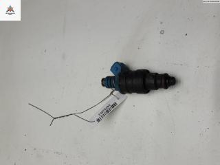 форсунка Volkswagen Golf 3 поколение 1996, 1.6 л., бензин, МКПП, красный, хетчбэк 5 дв.