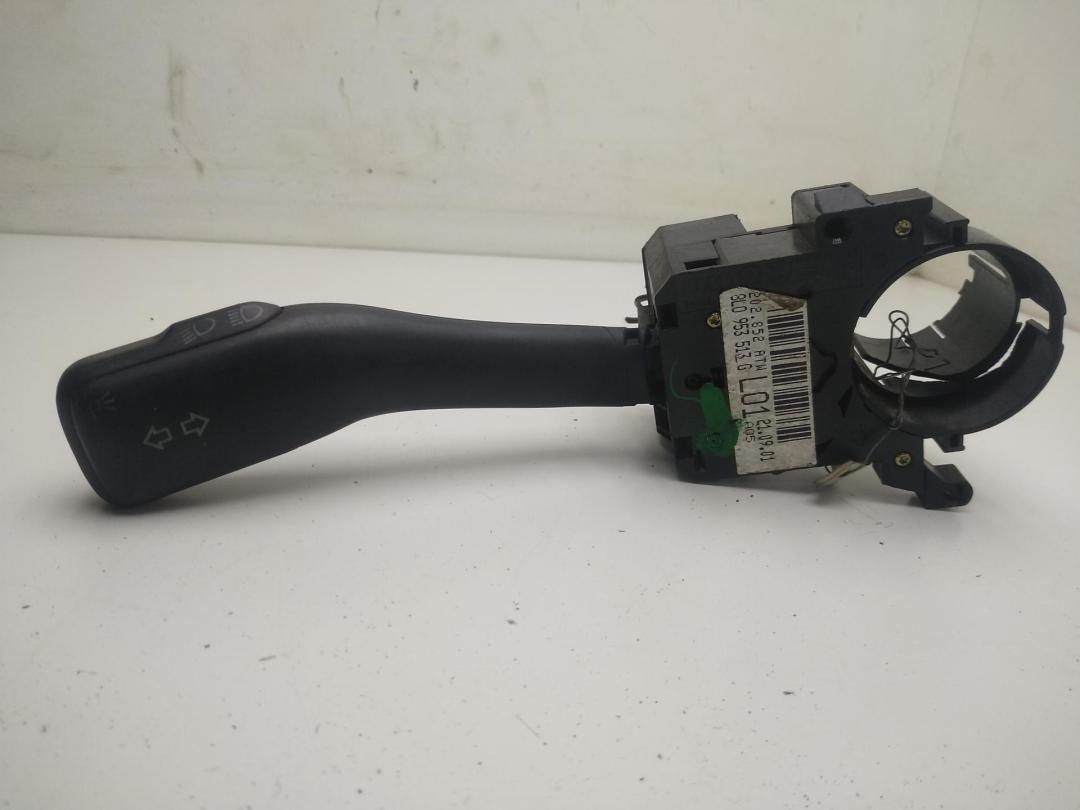 переключатель поворотов Audi A6 C5 2001, 2.5 л., дизель, МКПП, чёрный, универсал, 8L0953513G