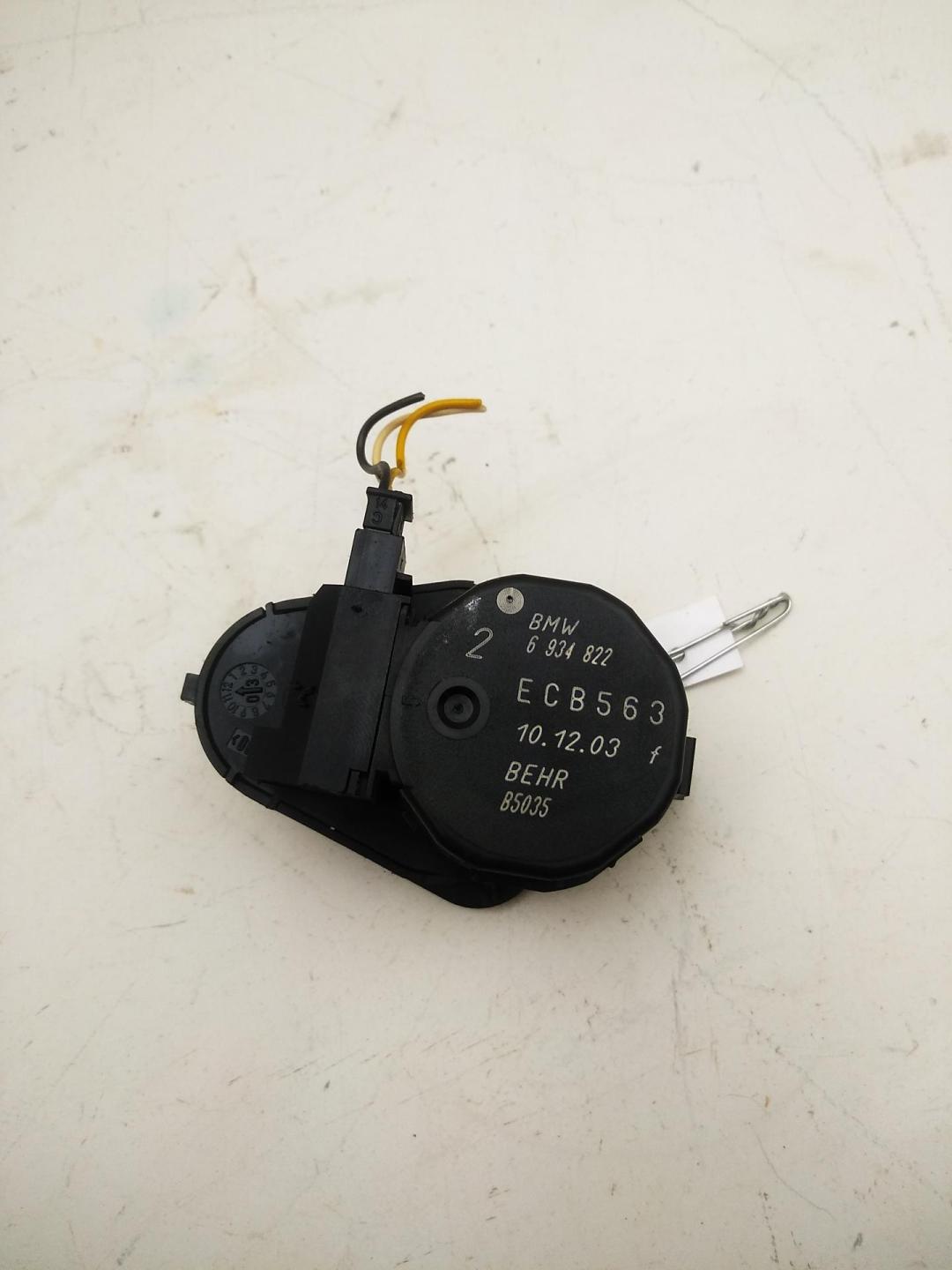 моторчик заслонки печки BMW 3 E46 2004, 2.0 л., бензин, МКПП, серый, седан, 6934822