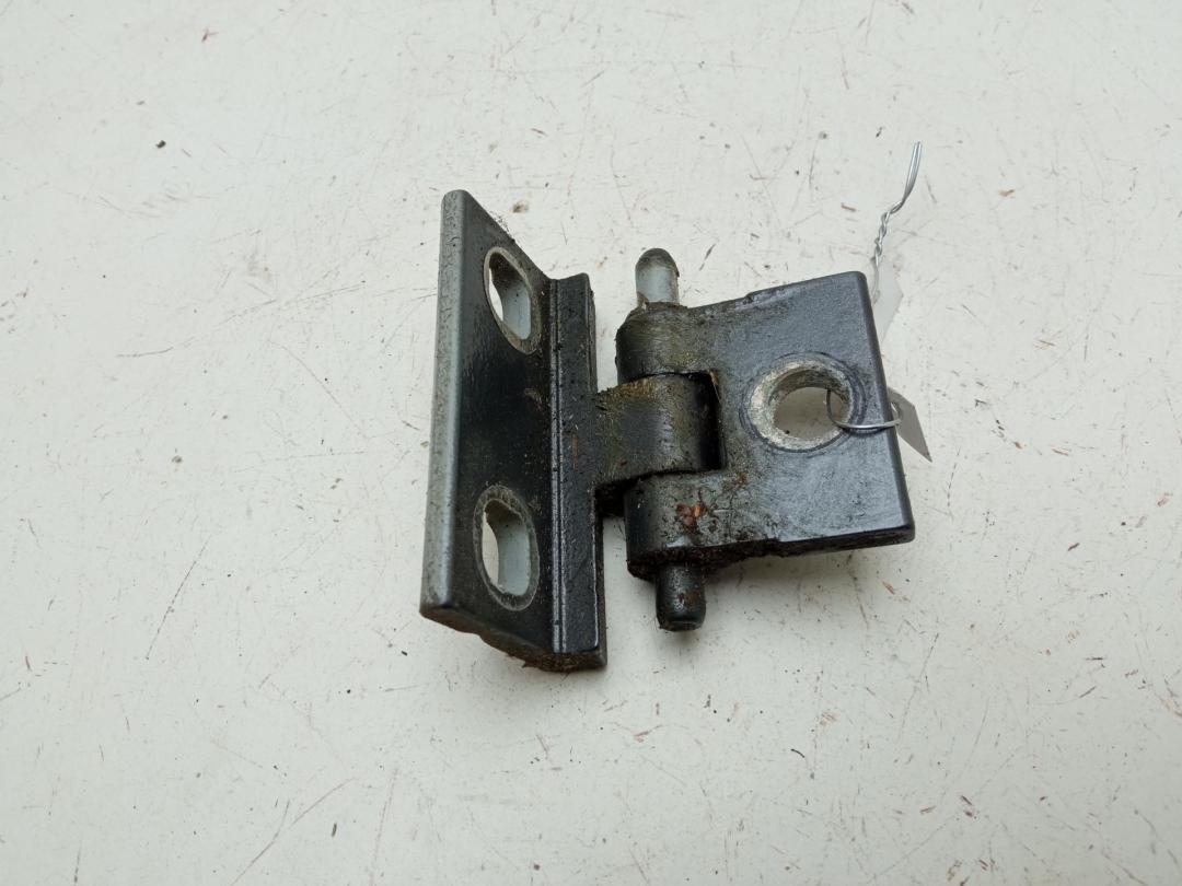 петля двери Volvo V70 2004, серый, универсал