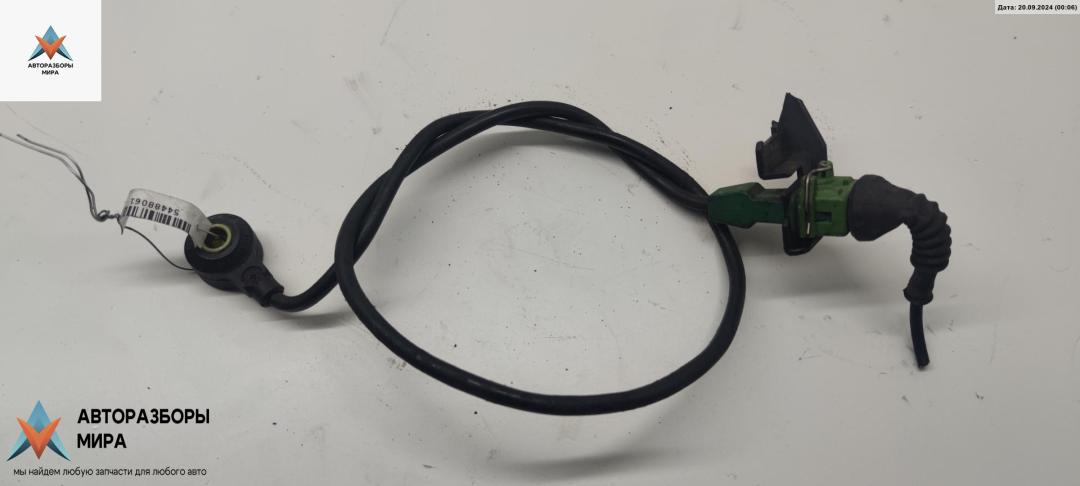 датчик детонации Audi A4 B5 1996, 1.8 л., бензин, АКПП, серый, универсал, 054905377H - фото №1