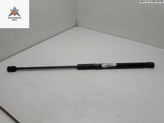 амортизатор крышки багажника (3-5 двери) Volkswagen Golf 3 поколение 1996, 1.8 л., бензин, МКПП, красный, хетчбэк 5 дв., 1H6827550A