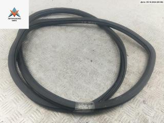 уплотнитель двери Volkswagen Polo 3 поколение 1999, 1.4 л., бензин, МКПП, зелёный, универсал