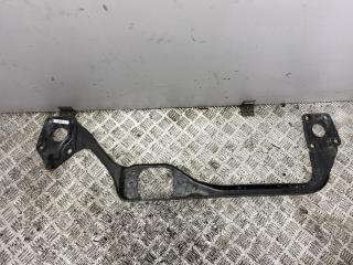 балка под радиатор Audi A4 B5 1997, 1.6 л., бензин, МКПП, серый, универсал, 8D0805851