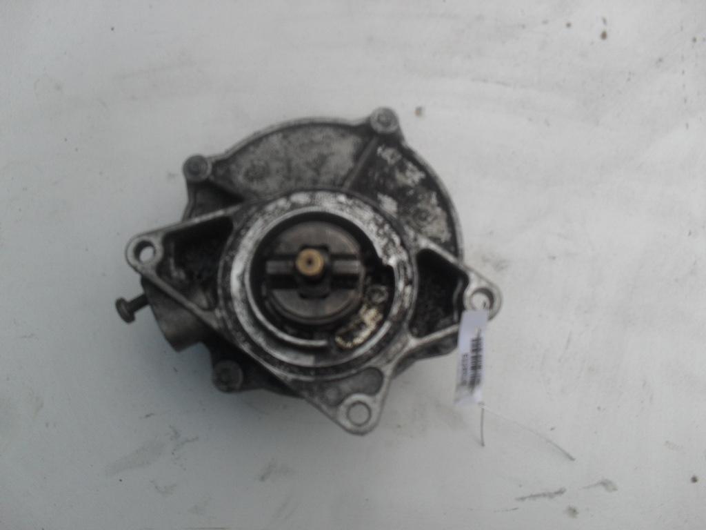 насос вакуумный Audi A6 C5 1999, 2.5 л., дизель, МКПП, синий, седан