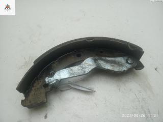 Колодки тормозные задние Volkswagen Transporter T4 1994, 2.4 л., дизель, МКПП, жёлтый, микроавтобус, 701609265D