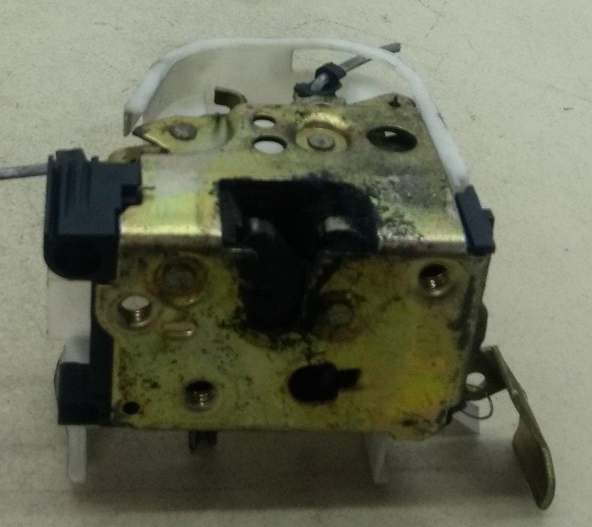 замок двери передней правой Fiat Punto I 1998, 1.1 л., бензин, МКПП, красный, хетчбэк 3 дв.