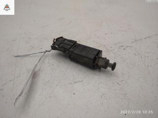 Датчик (включатель) стоп-сигнала Volkswagen Transporter T4 1994, 2.4 л., дизель, МКПП, белый, микроавтобус