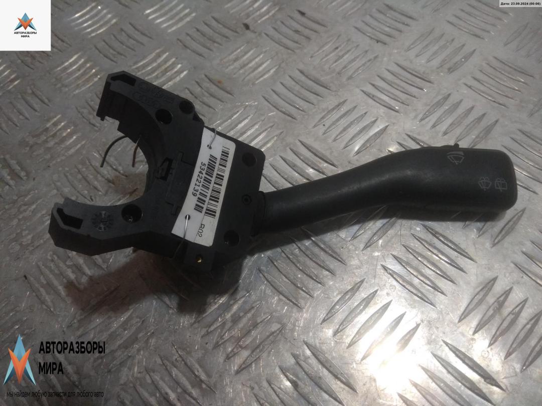 переключатель дворников Audi A6 4B/C5 1999, 2.4 л., бензин, МКПП, белый, универсал, 4B0953503F - фото №1