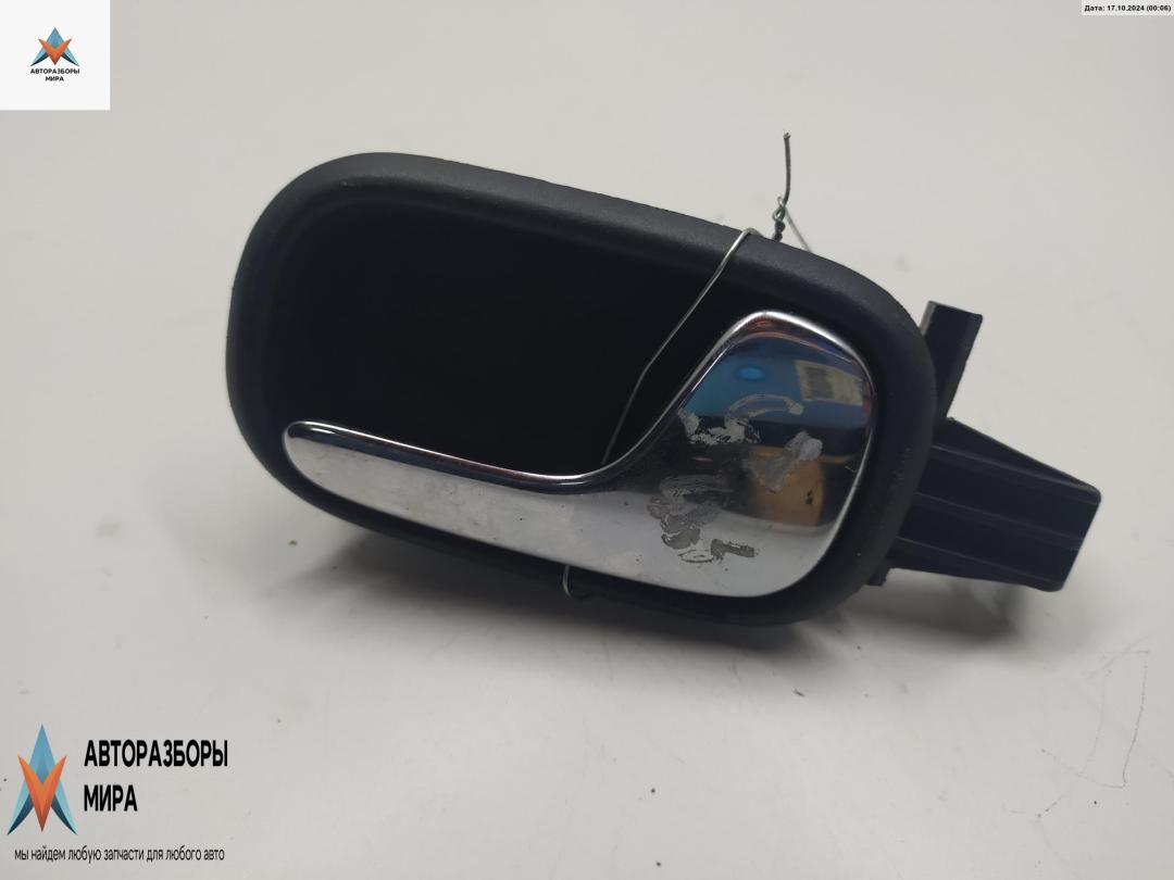 ручка внутренняя передняя правая Audi A4 B5 1997, 1.6 л., бензин, МКПП, серый, седан, 8D0839020 - фото №1