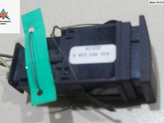 кнопка аварийной сигнализации Volkswagen Polo 4 поколение 2004, 1.2 л., бензин, МКПП, синий, хетчбэк 5 дв., 6Q0953235A