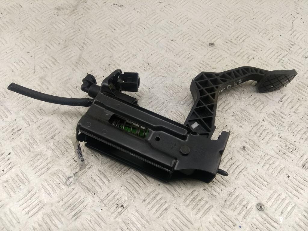 педаль сцепления SEAT Leon 2 поколение 2005, 1.6 л., бензин, МКПП, красный, хетчбэк 5 дв., 1J1721321D - фото №1