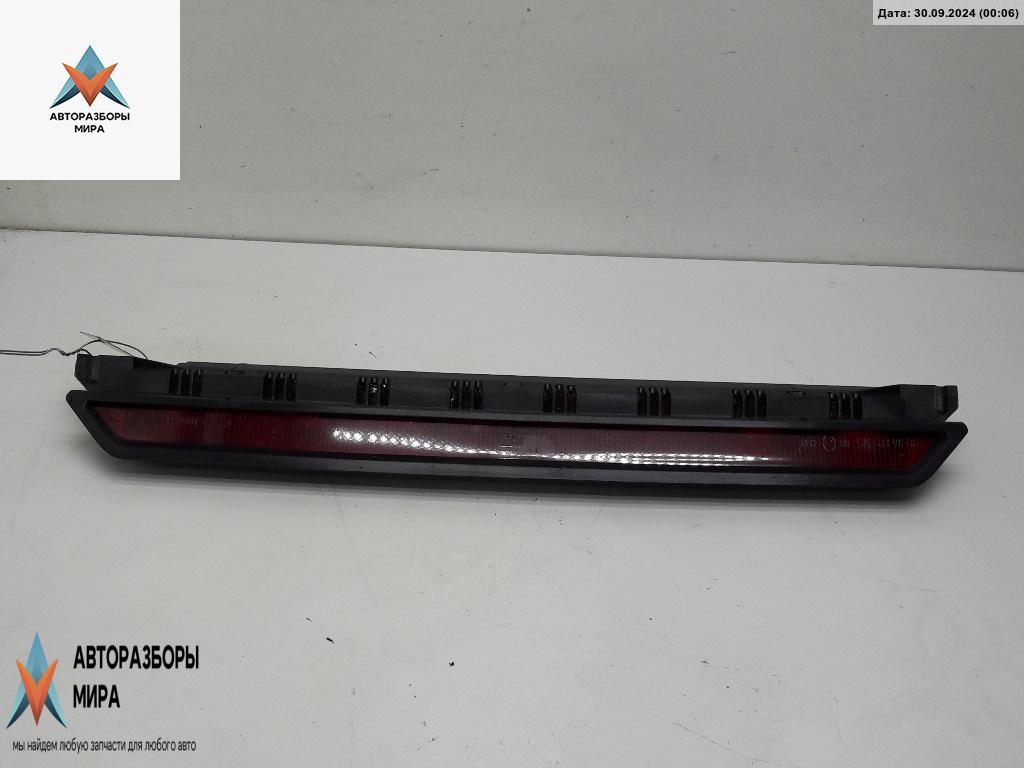 стоп-сигнал Volkswagen Passat B5 1999, 1.8 л., бензин, МКПП, синий, универсал - фото №1