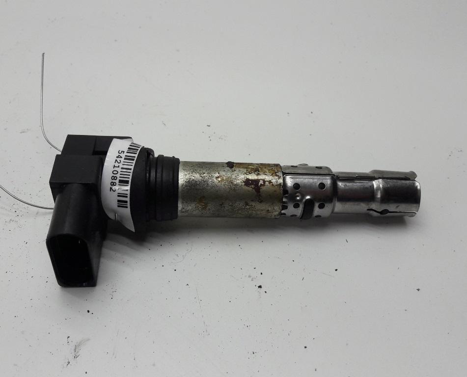 катушка зажигания Volkswagen Golf 4 поколение 2002, 1.4 л., бензин, МКПП, синий, хетчбэк 3 дв. - фото №1