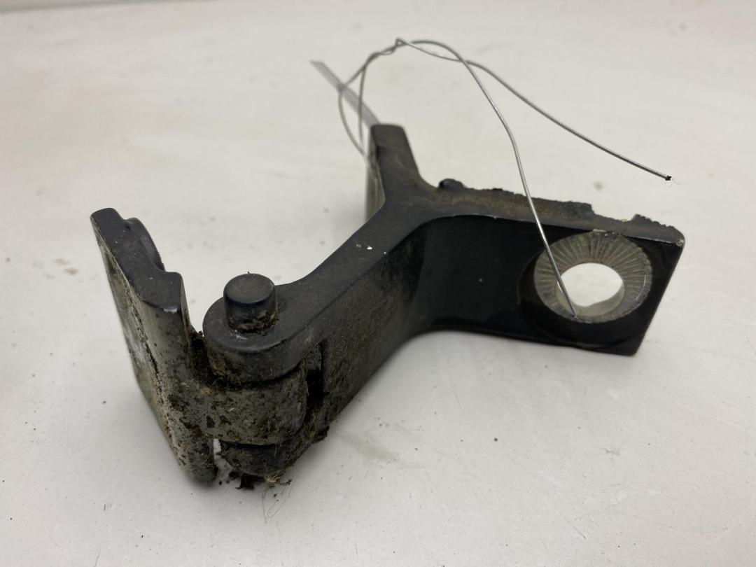 петля двери Audi 80 B4 1993, чёрный, седан