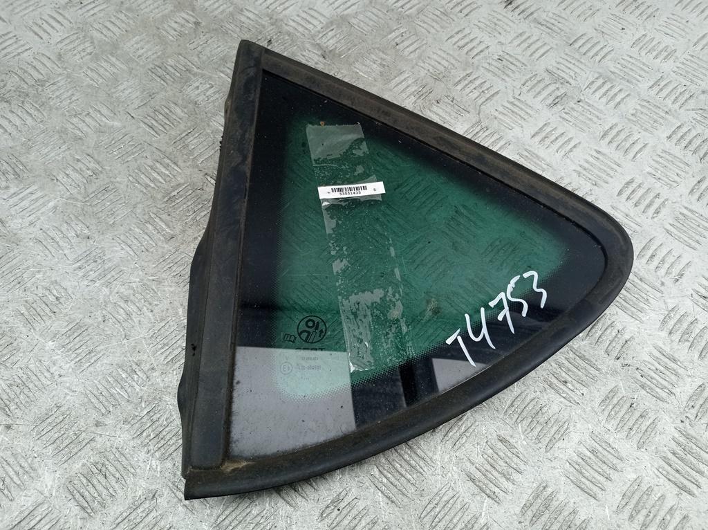 стекло (иные) SEAT Toledo 3 поколение 2004, 2.0 л., дизель, МКПП, чёрный, хетчбэк 5 дв., 5P0845041H - фото №1