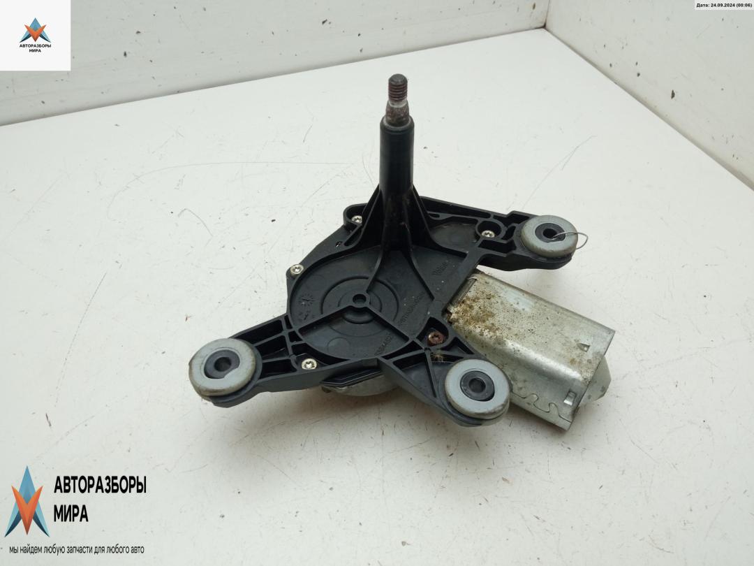 Двигатель стеклоочистителя заднего (моторчик дворников) Fiat Grande Punto 1 поколение 2006, 1.2 л., бензин, МКПП, чёрный, хетчбэк 3 дв., 55701468 - фото №1