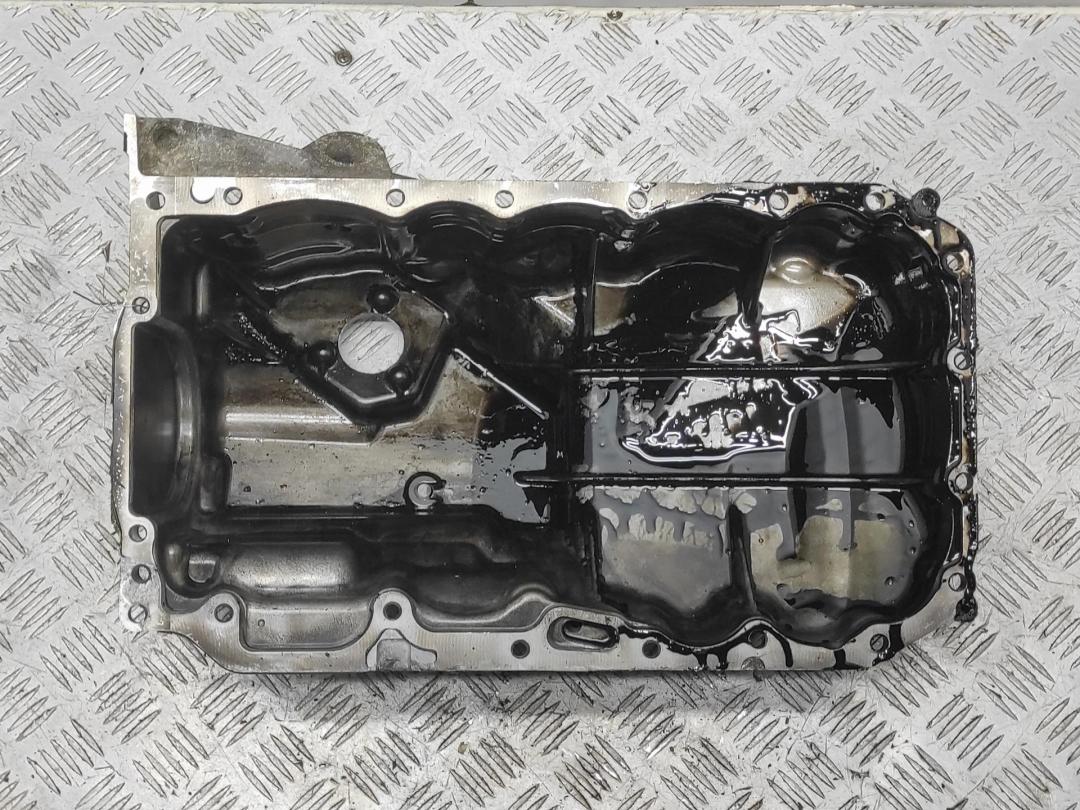 масляный поддон BMW 3 серия F30/F31/F34 2013, 2.0 л., дизель, АКПП, чёрный, седан, 7812360 - фото №1