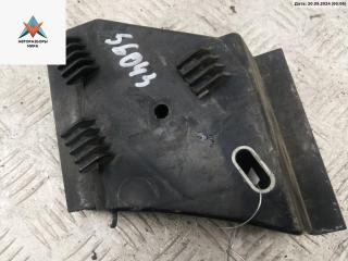 кронштейн заднего бампера Audi A8 D2/4D 1996, 2.8 л., бензин, АКПП, чёрный, седан, 4D0807571