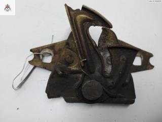 замок капота Volkswagen Passat B3 1991, 2.0 л., бензин, АКПП, синий, универсал, 357805591A