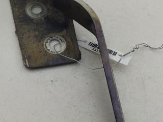 петля капота правая Volkswagen Golf 3 поколение 1997, синий, хетчбэк 3 дв., 1H0823302