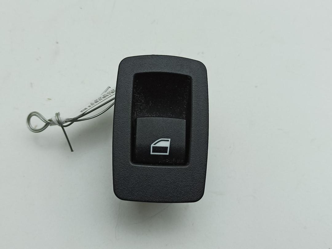 кнопка стеклоподъемника заднего левого BMW 3 F30/F31 2013, 2.0 л., дизель, АКПП, чёрный, седан, 61319208106