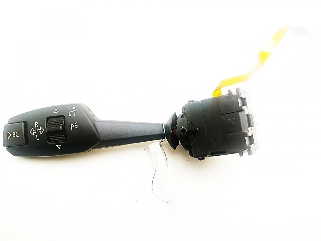 переключатель поворотов BMW 1 E81/E87 2004, 2.0 л., дизель, МКПП, серый, хетчбэк 5 дв.