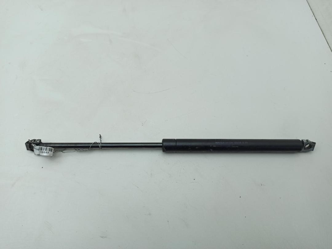 амортизатор крышки багажника (3-5 двери) BMW 5 E34 1989, 2.0 л., бензин, МКПП, белый, седан, 8110327
