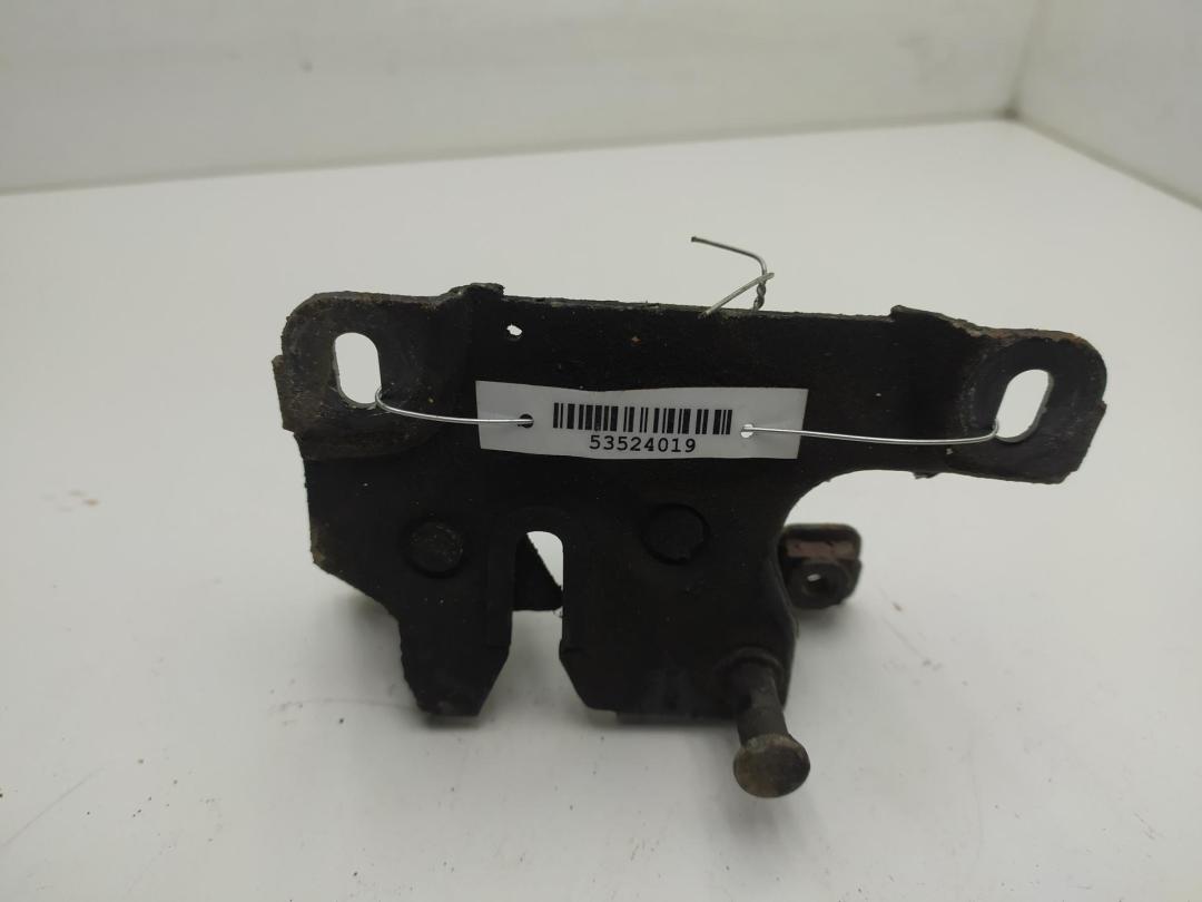 замок капота Audi A4 B5 1997, 1.8 л., бензин, МКПП, красный, седан