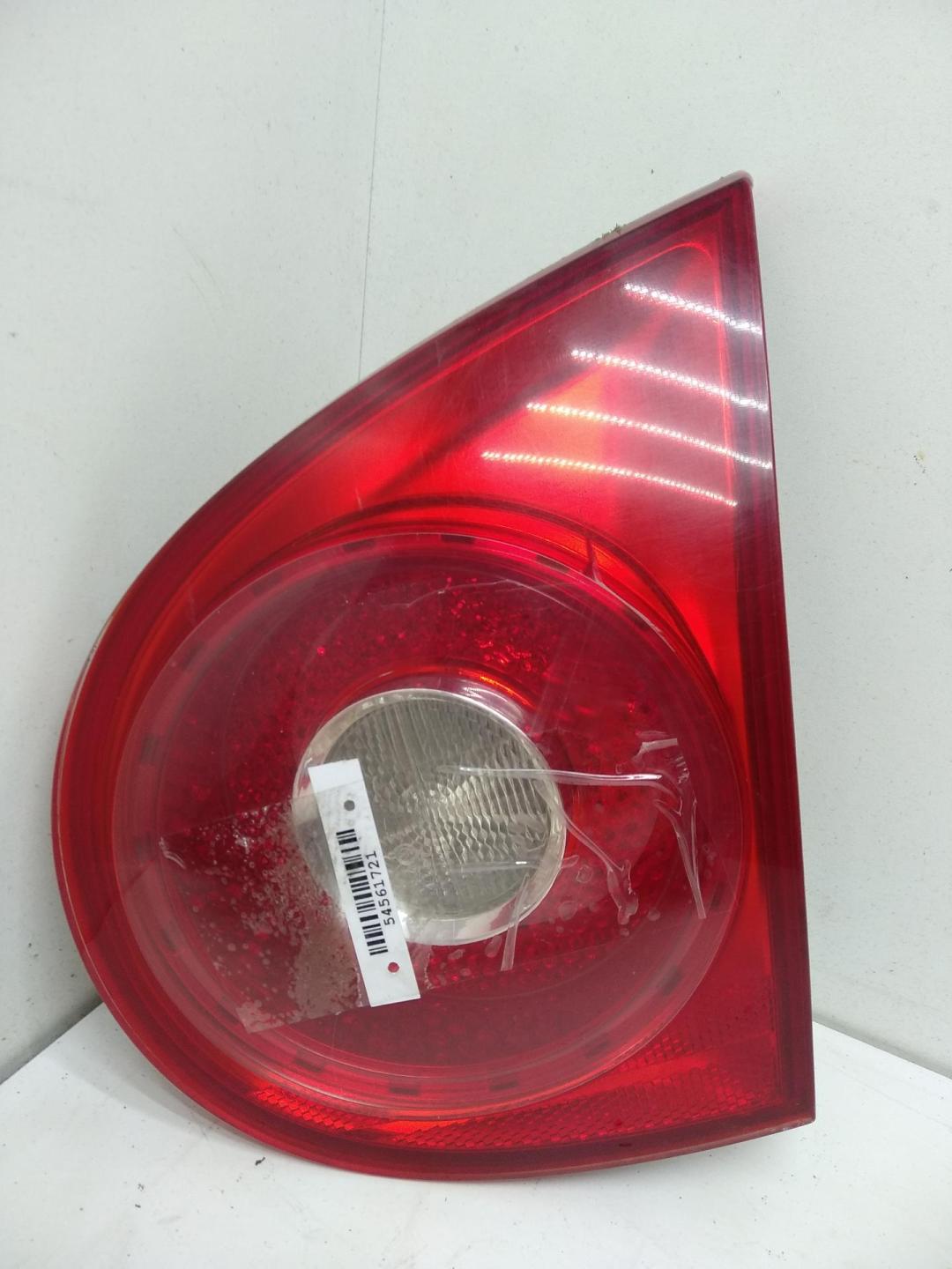 фонарь крышки багажника правый Volkswagen Golf-5 2004, 1.4 л., бензин, МКПП, чёрный, хетчбэк 5 дв., 1K6945094E