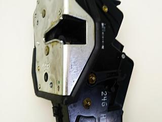 замок двери задней правой BMW 3 серия E46 [рестайлинг] 2004, 2.0 л., дизель, МКПП, чёрный, универсал, 7011246