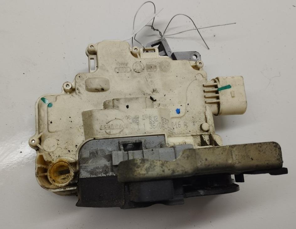 замок двери передней правой Audi A4 B8 2008, 2.0 л., дизель, МКПП, серый, универсал, 8J2837016A