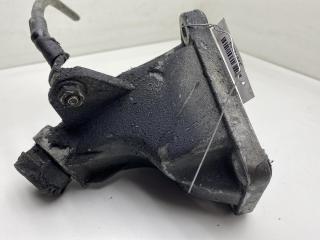 кронштейн двигателя Audi A4 B5 1999, 2.5 л., дизель, МКПП, зелёный, универсал, 4B0199308