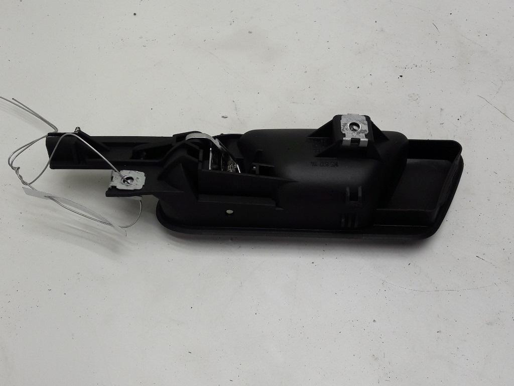 ручка внутренняя задняя правая Volkswagen Golf 5 поколение 2008, 2.0 л., дизель, робот, серый, универсал, 1K0868188 - фото №1