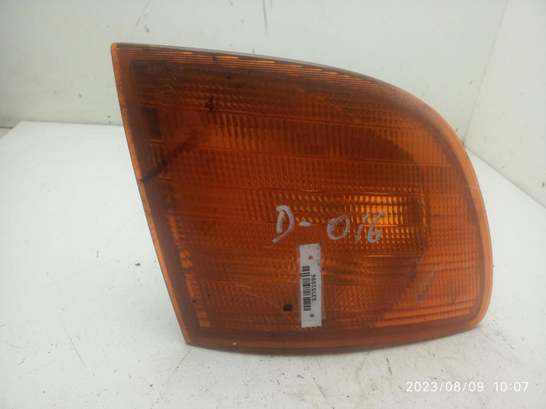 Поворотник (указатель поворота) правый Mercedes-Benz Vito 1997, 2.3 л., дизель, МКПП, белый, микроавтобус