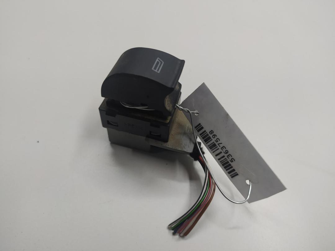 кнопка стеклоподъемника переднего правого Audi A6 C5 1999, 2.8 л., бензин, АКПП, чёрный, универсал, 4B0959855
