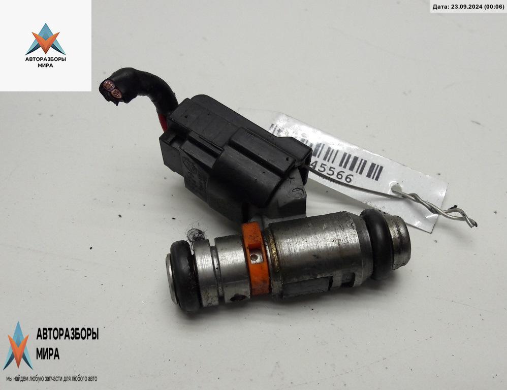 форсунка Volkswagen Golf 4 поколение 2001, 1.4 л., бензин, МКПП, синий, хетчбэк 5 дв., 036031G - фото №1