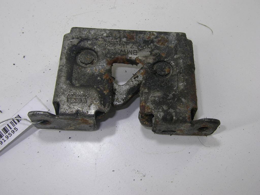 замок капота BMW 3 серия E90/E91/E92/E93 2007, 2.0 л., бензин, АКПП, красный, универсал, 7115229 - фото №1