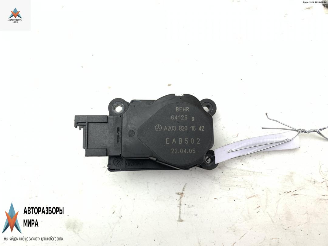 моторчик заслонки печки Mercedes-Benz E-Класс W211/S211 2005, 3.2 л., дизель, АКПП, синий, универсал, 2038201642 - фото №1
