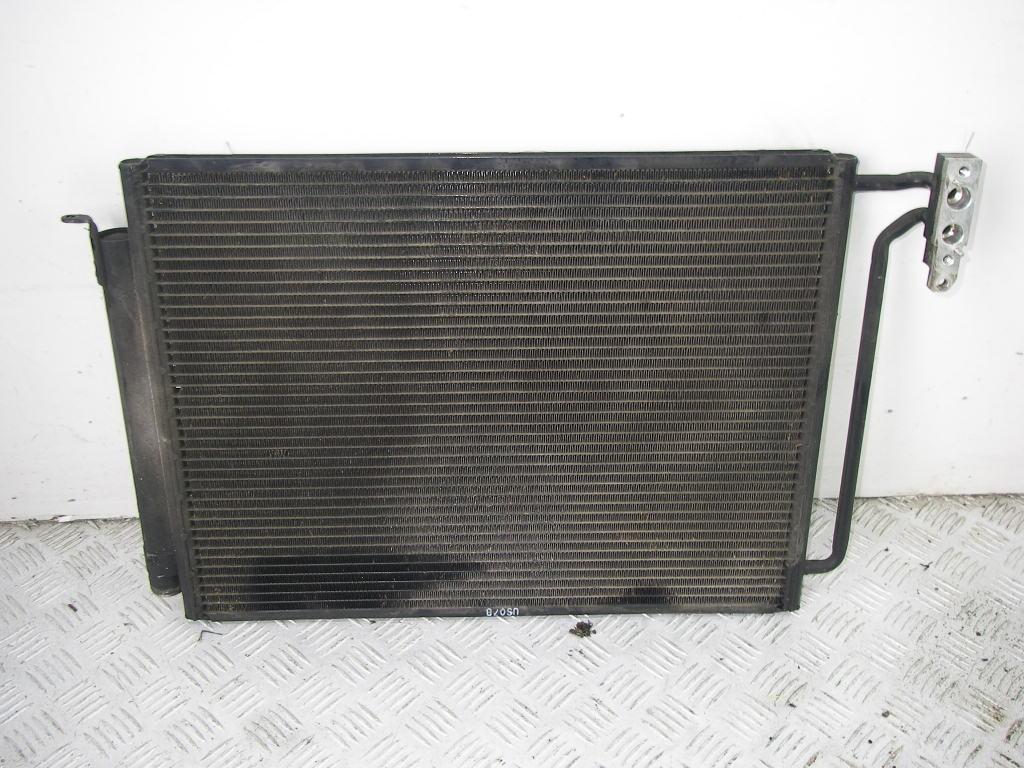 радиатор кондиционера BMW X5 E53 2001, 3.0 л., бензин, АКПП, белый, внедорожник 5 дв. - фото №1
