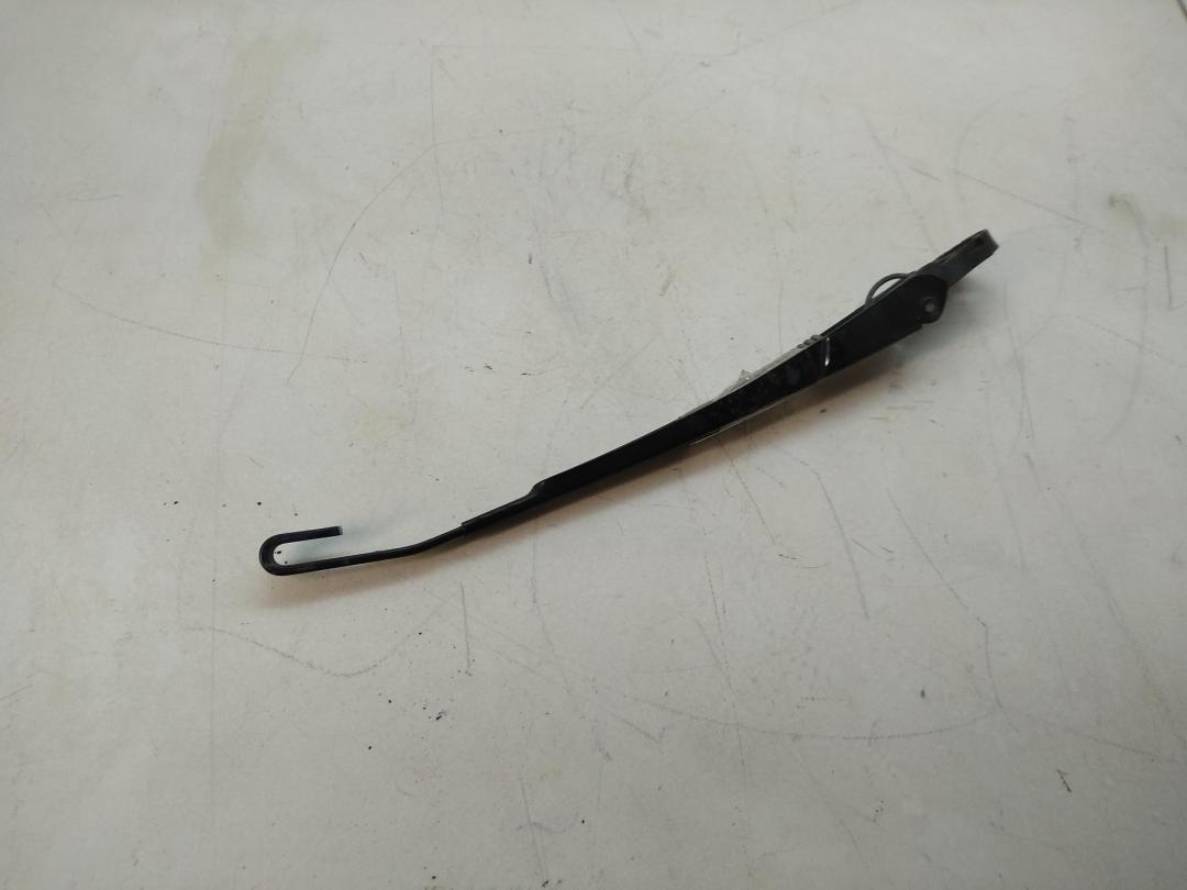 Щеткодержатель (поводок стеклоочистителя) задний SEAT Ibiza 2003, 1.2 л., бензин, МКПП, синий, хетчбэк 3 дв.