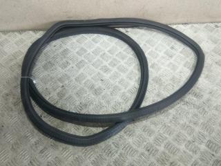 уплотнитель двери Volkswagen Polo 3 поколение 1999, 1.4 л., бензин, МКПП, зелёный, универсал
