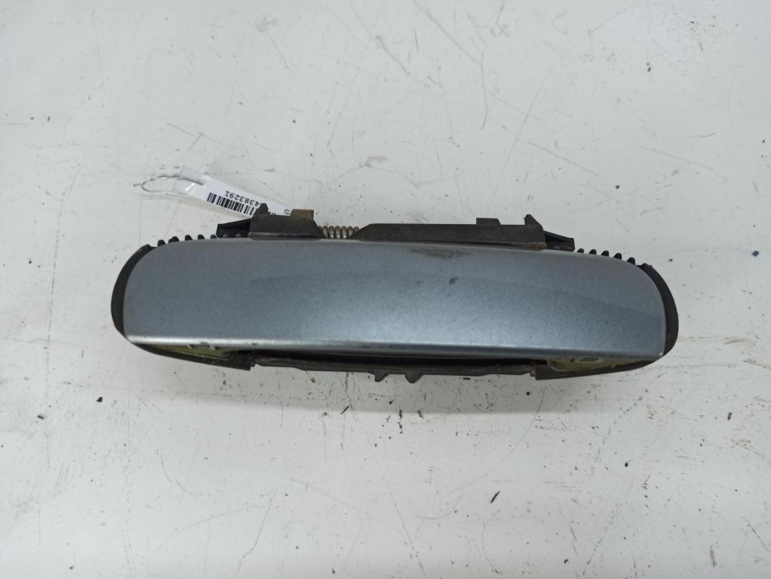 ручка наружная задняя левая Audi A4 B7 2005, 2.0 л., дизель, МКПП, серый, универсал, 4B0839885