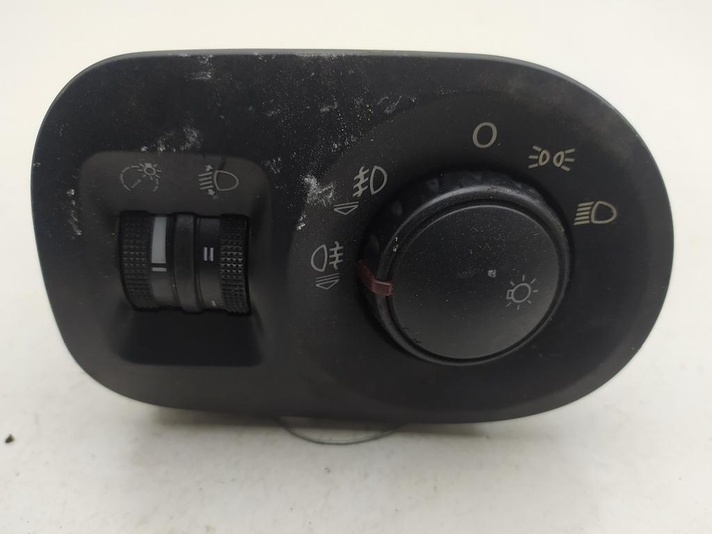 переключатель света SEAT Altea 2008, 1.6 л., бензин, МКПП, красный, минивэн, 5P2941431BB