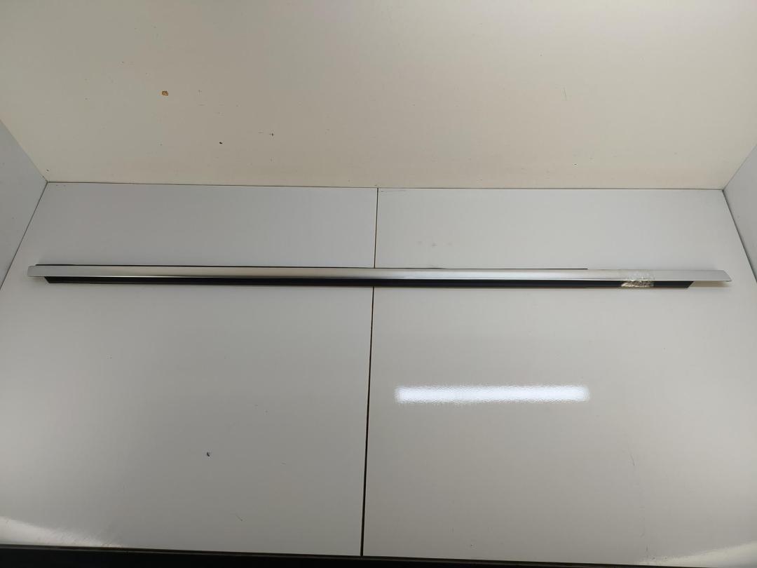 Молдинг стекла двери наружный Volkswagen Passat CC 2010, 2.0 л., дизель, робот, чёрный, седан, 3C8837476F