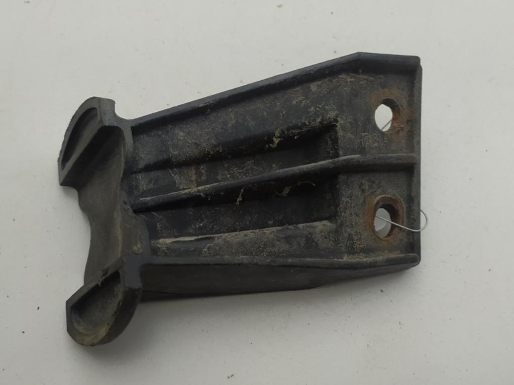 кронштейн заднего бампера BMW 3 E36 1996, 1.6 л., бензин, МКПП, зелёный, хетчбэк 3 дв., 51128146096