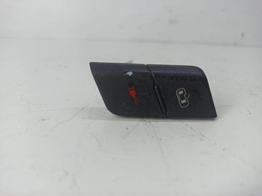 кнопка центрального замка Audi A4 B6 2002, 2.5 л., дизель, АКПП, серый, универсал, 8E1962107