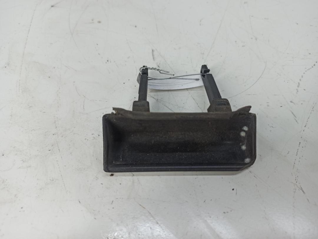 ручка крышки багажника Audi A4 B5 1998, красный, универсал, 8D9827778B