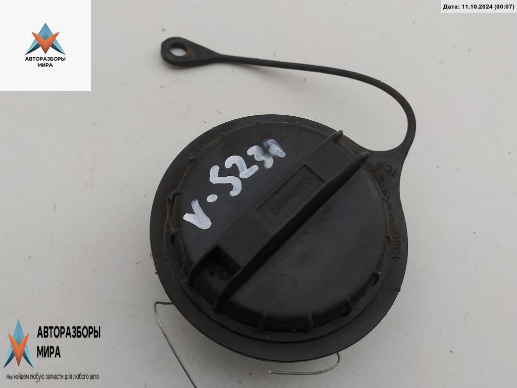 пробка топливного бака Ford Mondeo 2 поколение 1999, 2.0 л., бензин, АКПП, чёрный, хетчбэк 5 дв. - фото №1